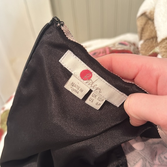 Boden Floral Ruffled Dress - Picture 5 of 5